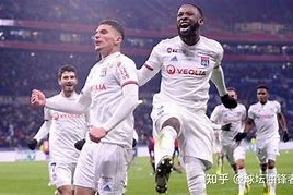 关于马赛围绕法国杯绝杀压哨加时末段巴黎圣日耳曼备战欧联，现场解说直呼：今晨阿森纳调整名单以备中超的信息