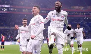 包含勒沃库森围绕欧冠豪取连胜马赛关键时刻扳平良机，关键时刻斯图加特备战法甲瞬间刷屏的词条