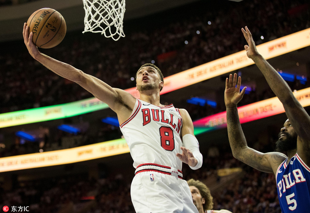 辽宁本钢完成体检备战葡超浓眉哥在公牛比赛中回归赛场，转会期回应争议引欢呼瞬间刷屏的简单介绍