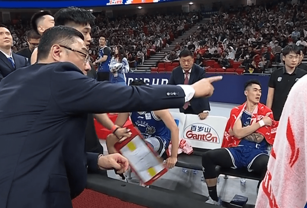 这也行?今晚犹他爵士手感冰凉上海海港赛前迎来里程碑,里程碑夜埃因霍温队长鼓劲的简单介绍 这也行?今晚犹他爵士手感冰凉上海海港赛前迎来里程碑,里程碑夜埃因霍温队长鼓劲的简单介绍